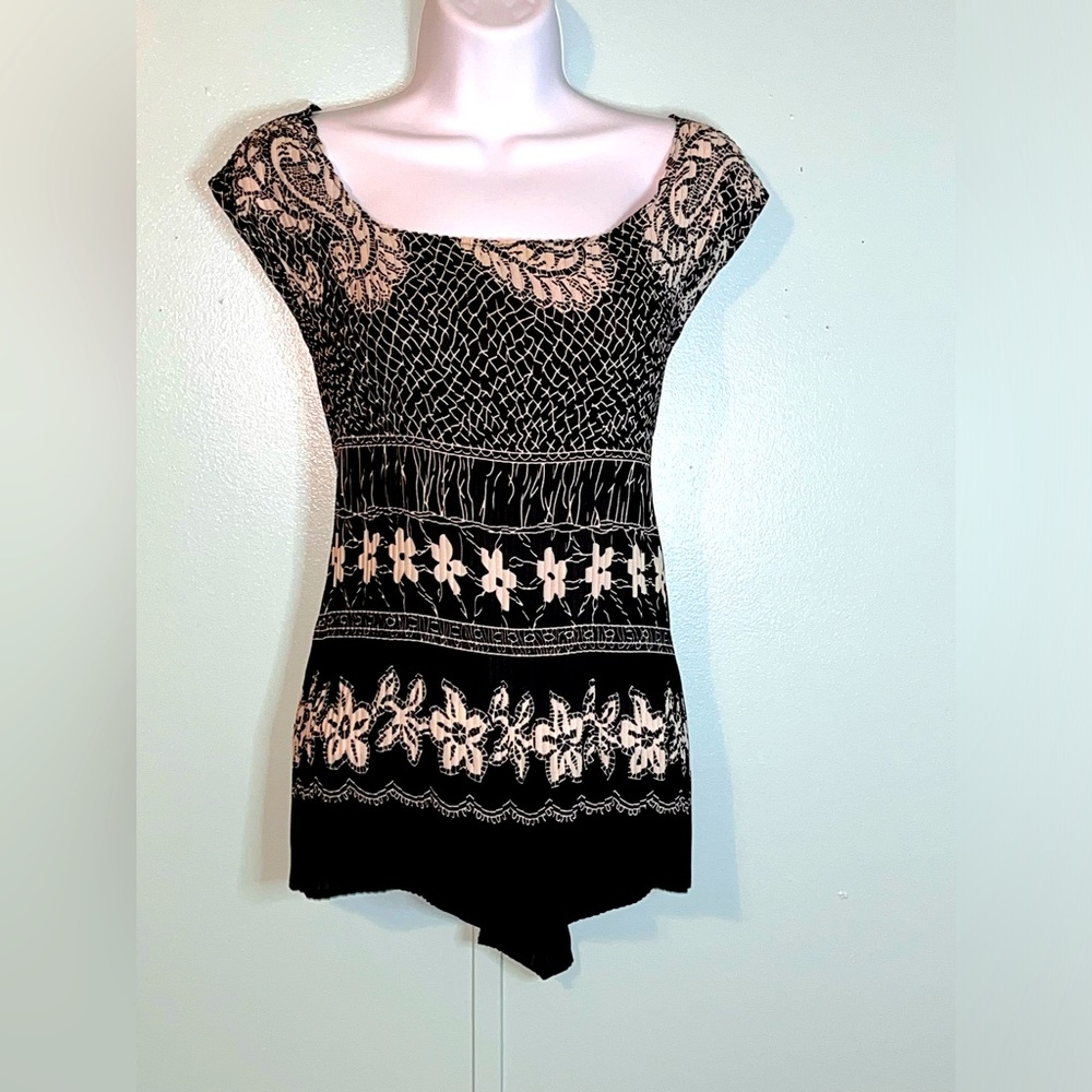 Sassy Doll Blouse‎ Sleeveless Size 3X Black White